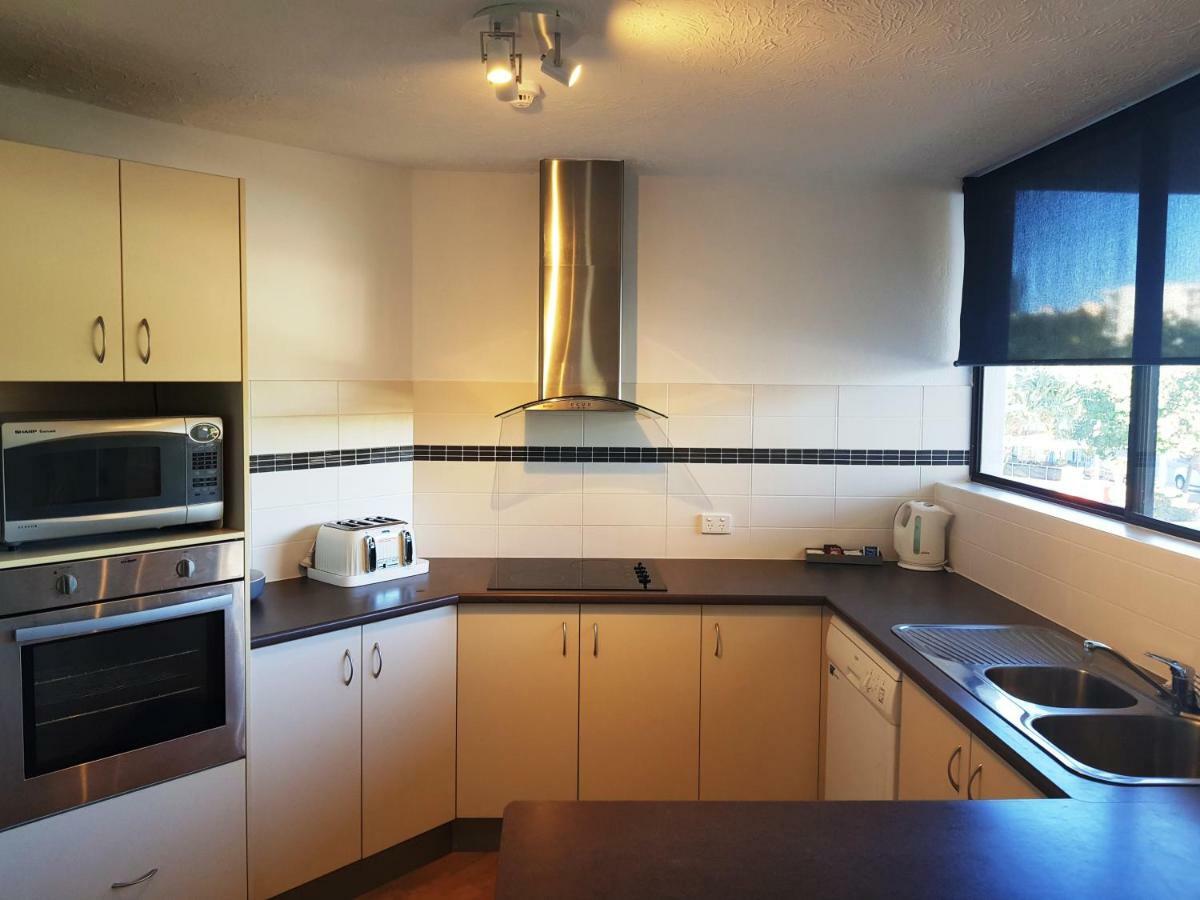 Casablanca Beachfront Apartments Bribie Island North Экстерьер фото